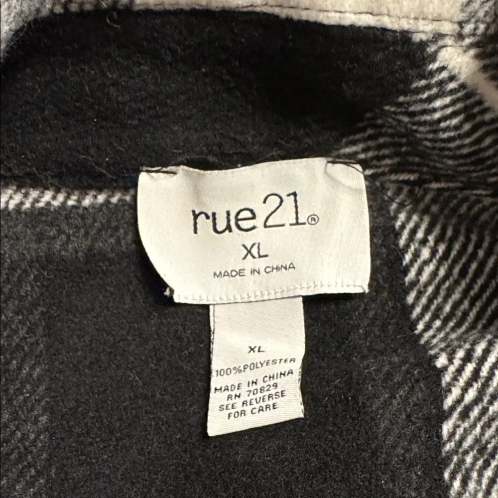 Rue21 Monochrome Plaid Outerwear - Picture 5 of 5